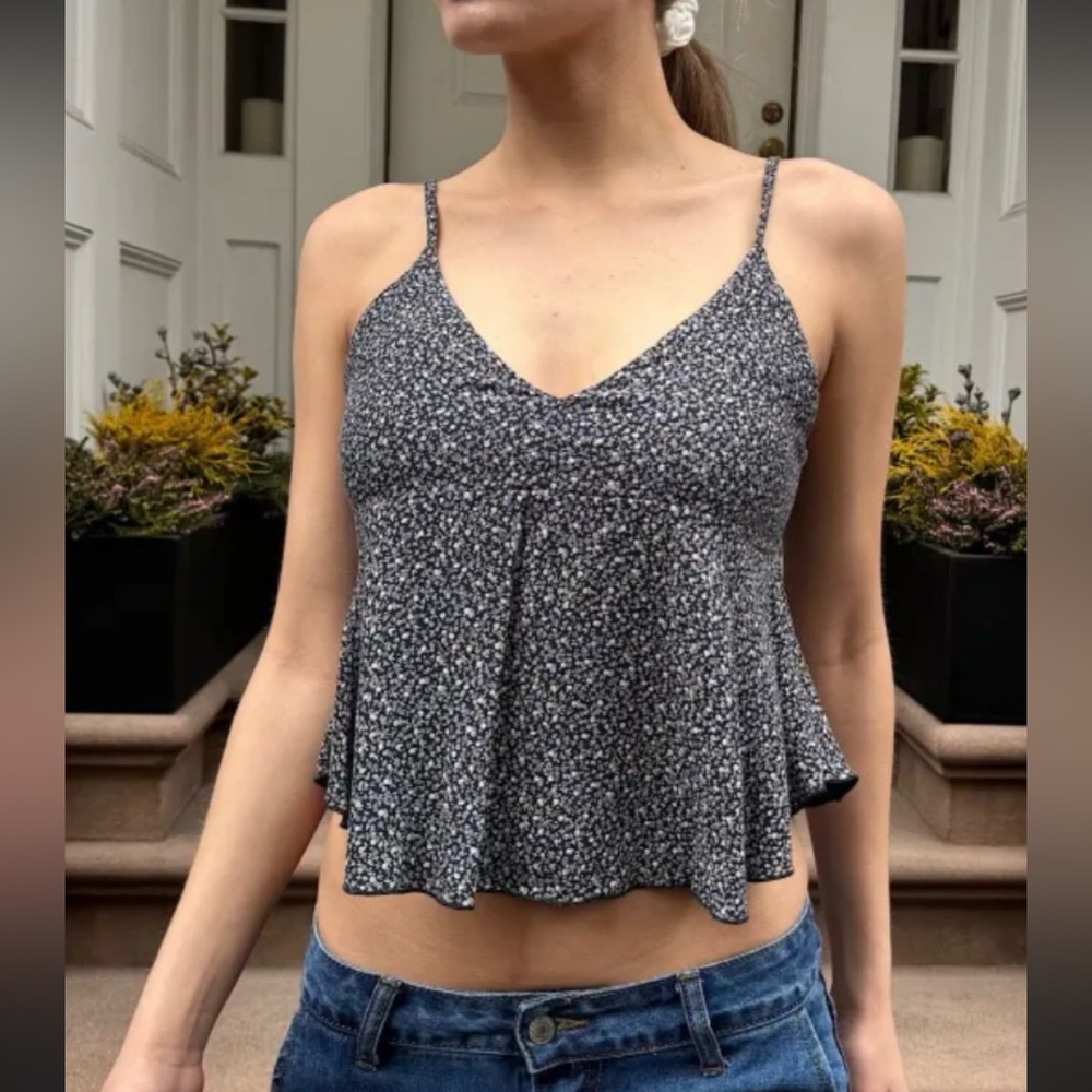 NWOT! Brandy Melville Tiffany Floral Blouse Tank
